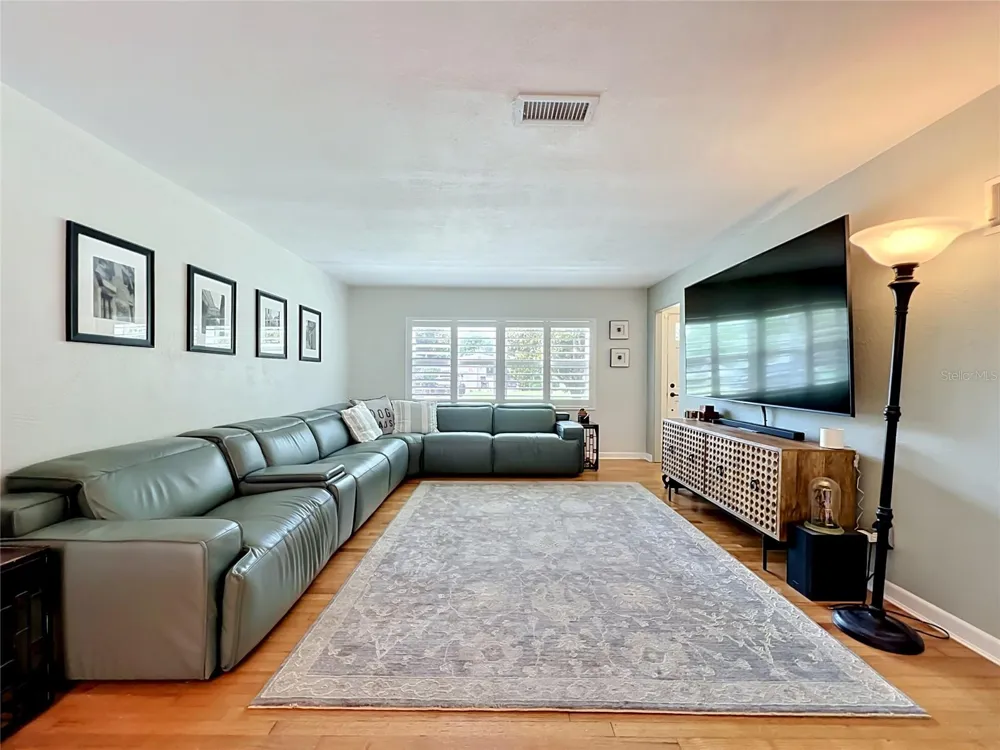 2806 VINE STREET Orlando, FL 32806