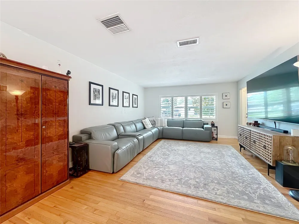 2806 VINE STREET Orlando, FL 32806
