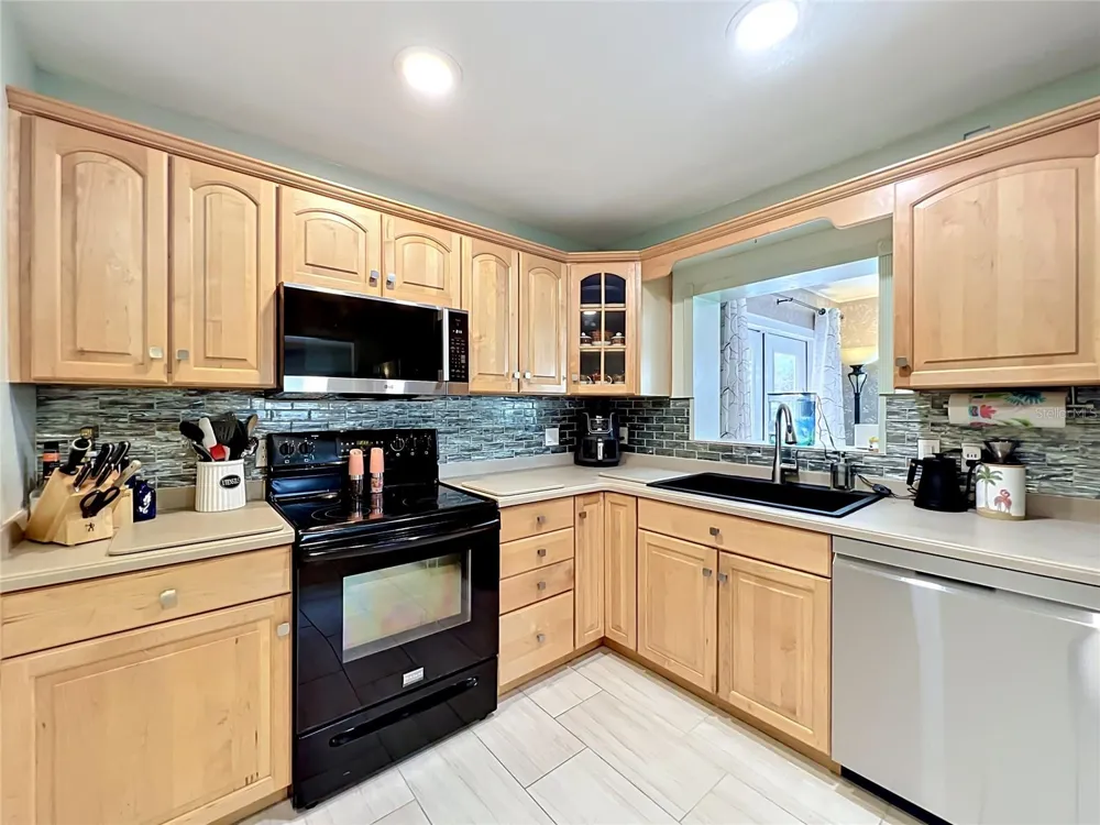 2806 VINE STREET Orlando, FL 32806