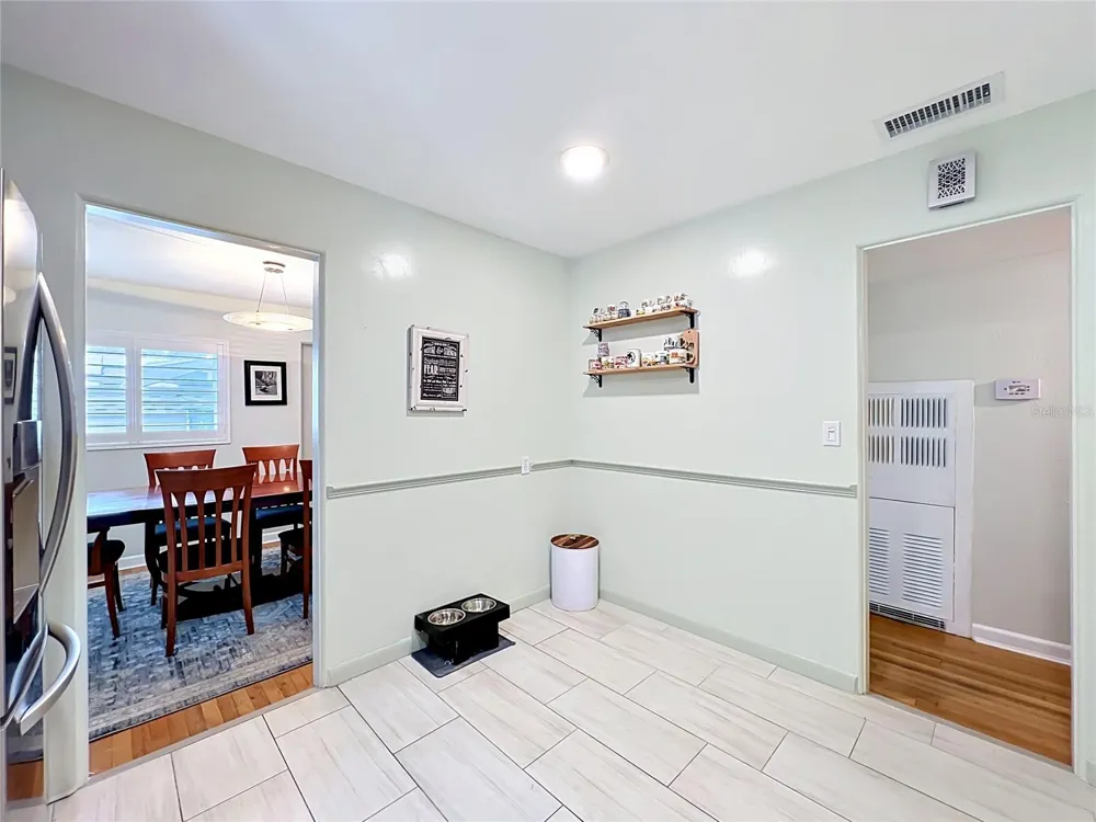 2806 VINE STREET Orlando, FL 32806