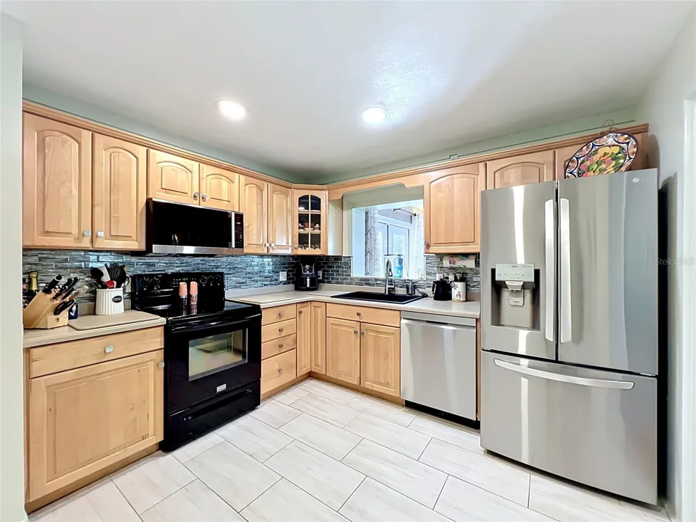 2806 VINE STREET Orlando, FL 32806