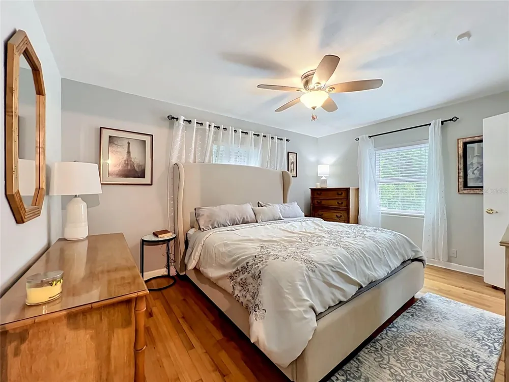 2806 VINE STREET Orlando, FL 32806