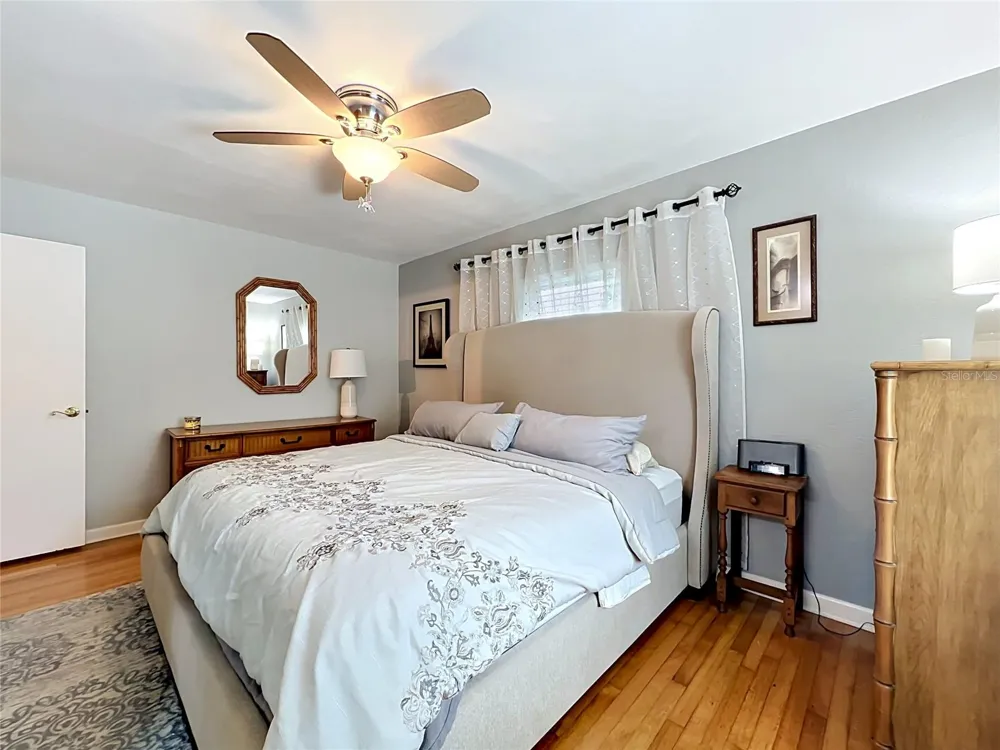 2806 VINE STREET Orlando, FL 32806