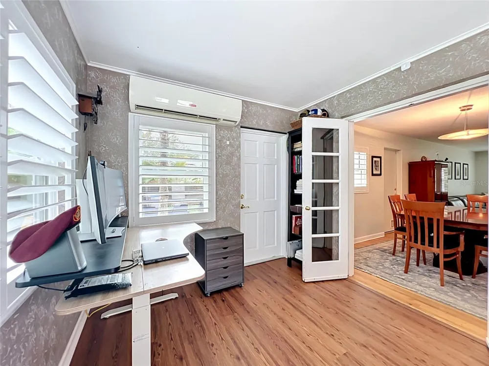 2806 VINE STREET Orlando, FL 32806