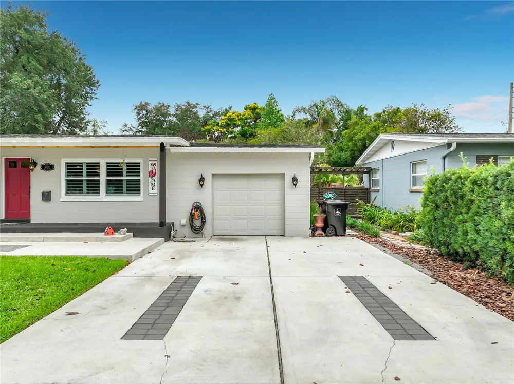 2806 VINE STREET Orlando, FL 32806