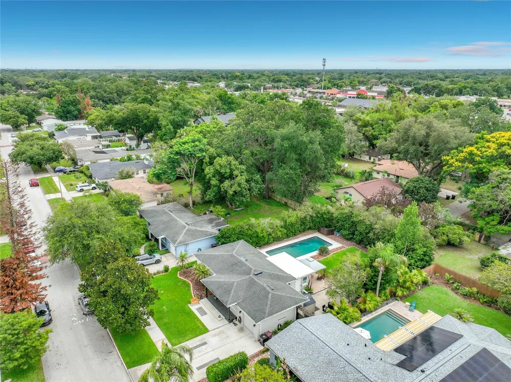 2806 VINE STREET Orlando, FL 32806