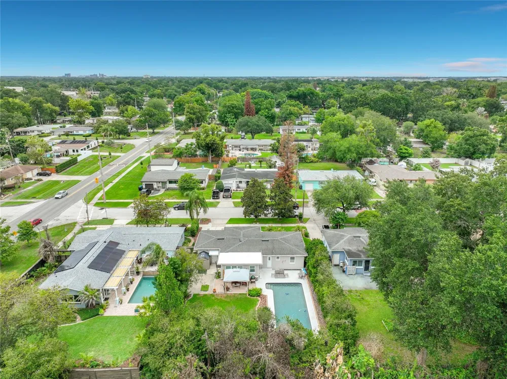 2806 VINE STREET Orlando, FL 32806