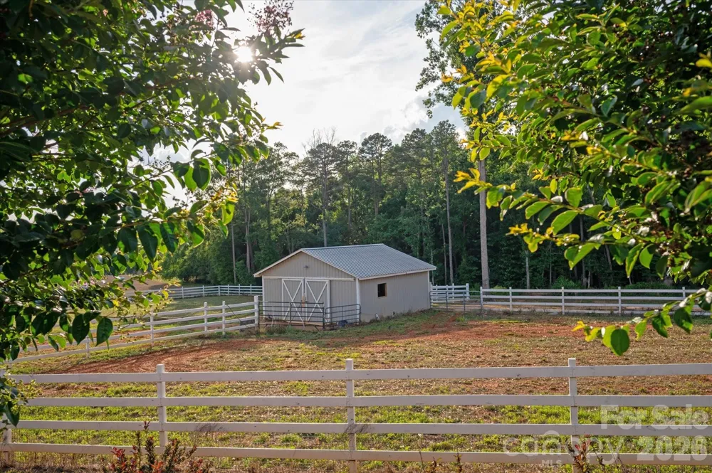 2206 Camden Road Wingate, NC 28174