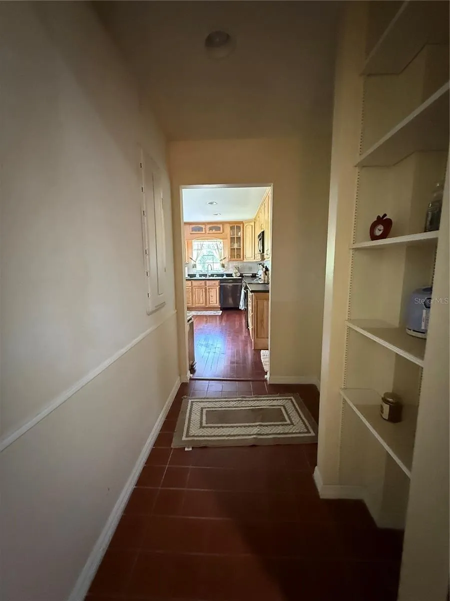 305 WHITE OAK DRIVE Altamonte Springs, FL 32701