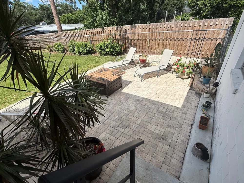 305 WHITE OAK DRIVE Altamonte Springs, FL 32701