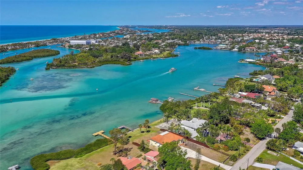 211 RUBENS DRIVE #E Nokomis, FL 34275