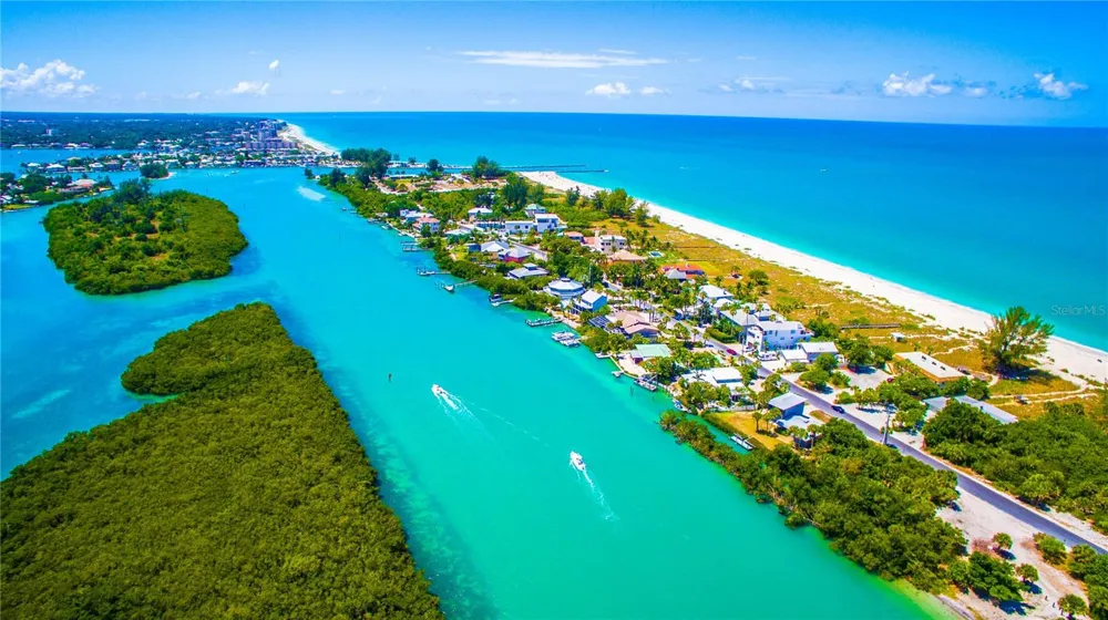 211 RUBENS DRIVE #E Nokomis, FL 34275