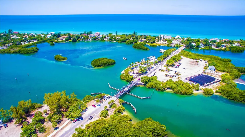 211 RUBENS DRIVE #E Nokomis, FL 34275