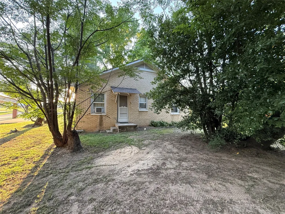 1130 S Buffalo Street Canton, TX 75103