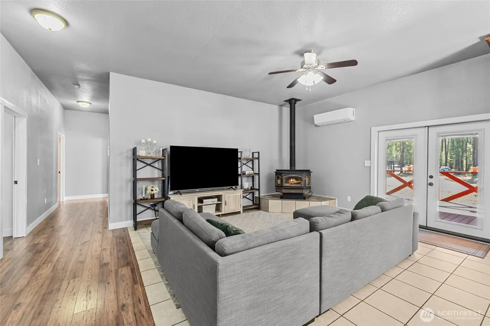 1196 Sunrise Way Evans, WA 99126