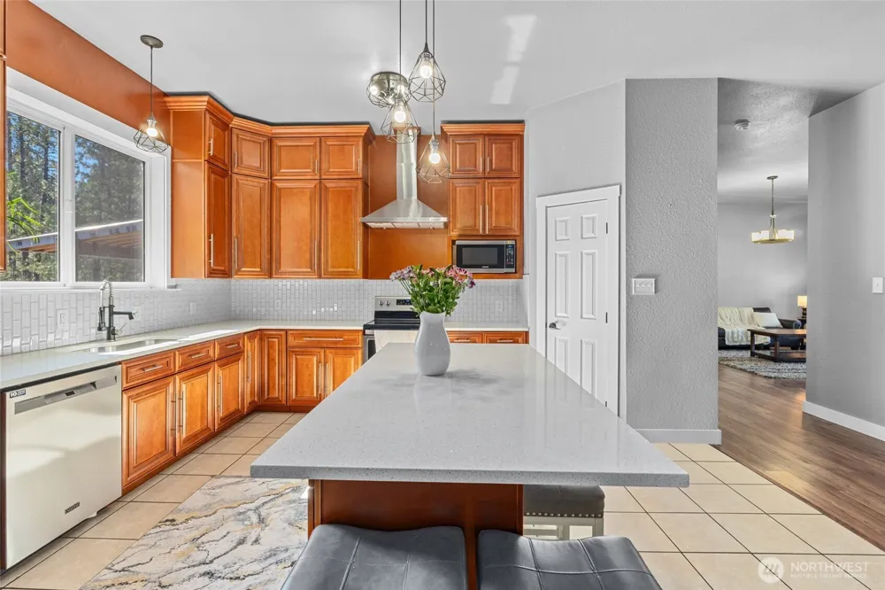 1196 Sunrise Way Evans, WA 99126