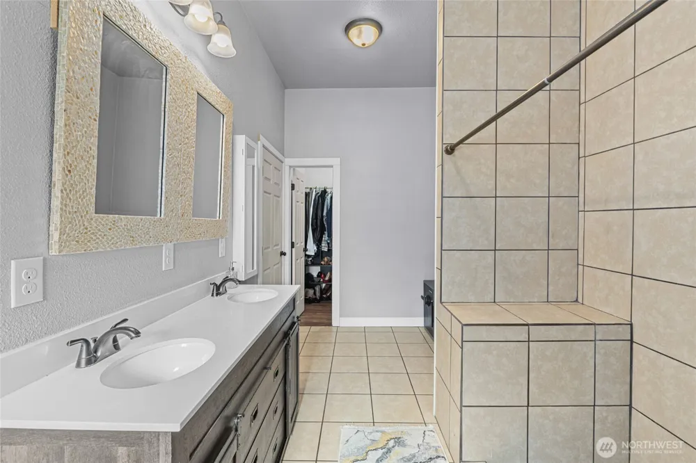 1196 Sunrise Way Evans, WA 99126