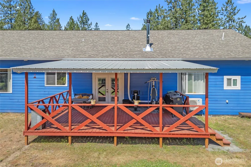 1196 Sunrise Way Evans, WA 99126