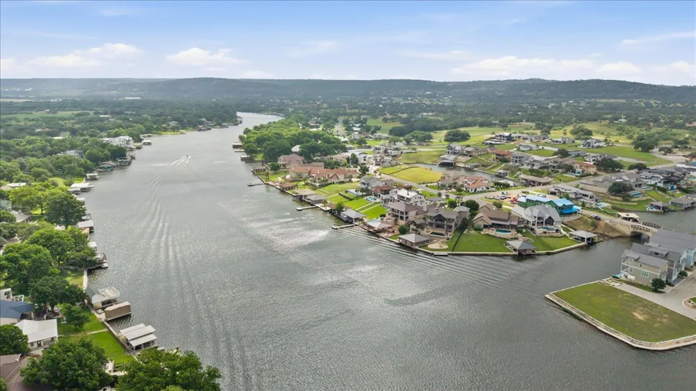 208 Marina Bluff Kingsland, TX 78639
