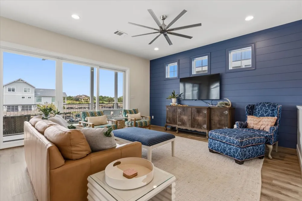 208 Marina Bluff Kingsland, TX 78639