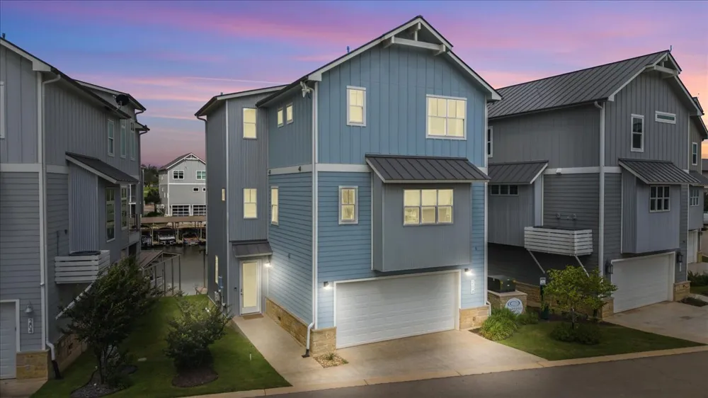 208 Marina Bluff Kingsland, TX 78639