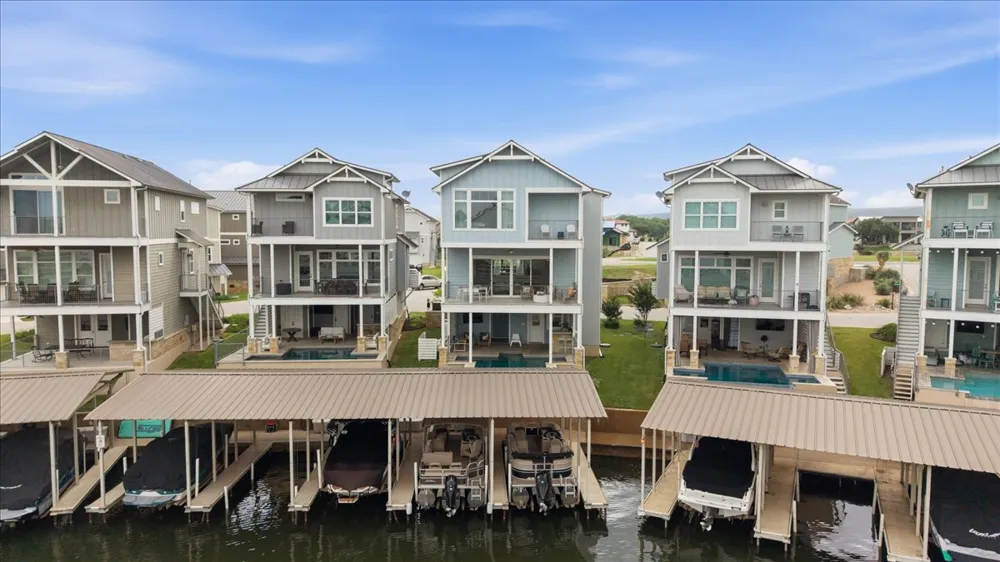 208 Marina Bluff Kingsland, TX 78639
