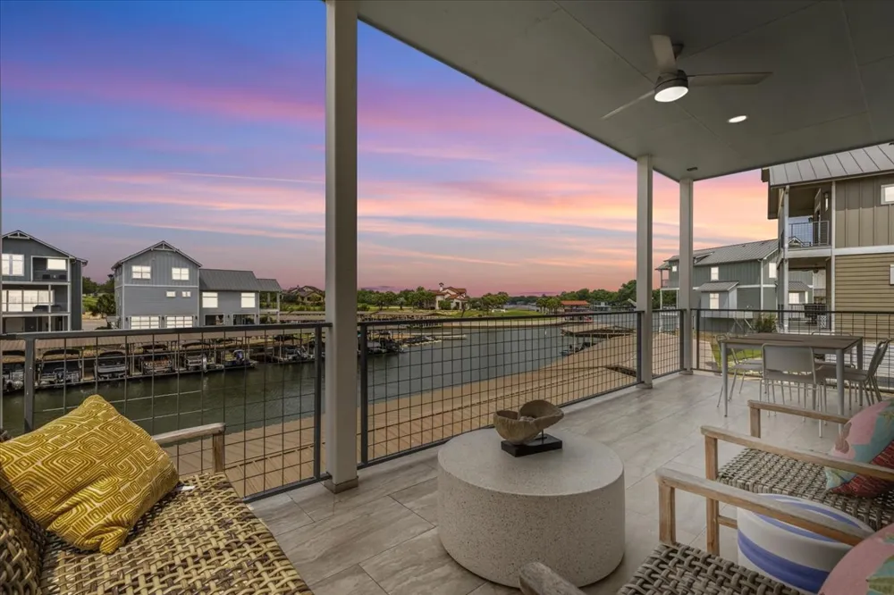 208 Marina Bluff Kingsland, TX 78639