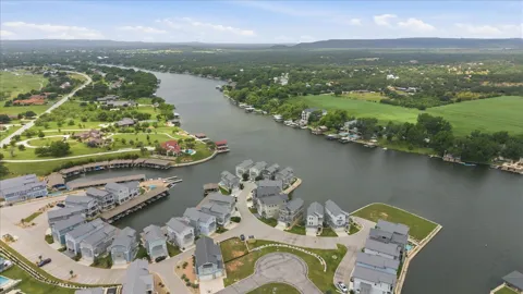 208 Marina Bluff