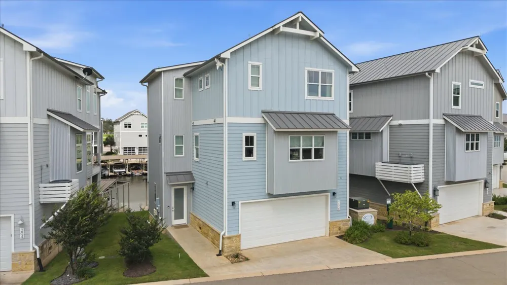 208 Marina Bluff Kingsland, TX 78639