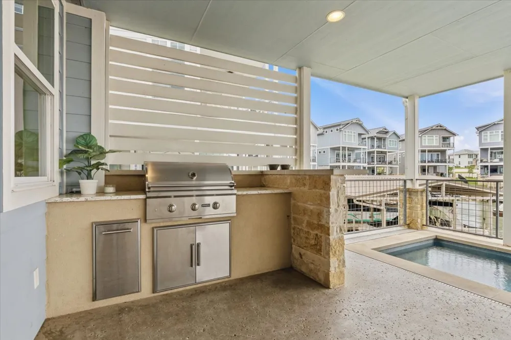 208 Marina Bluff Kingsland, TX 78639