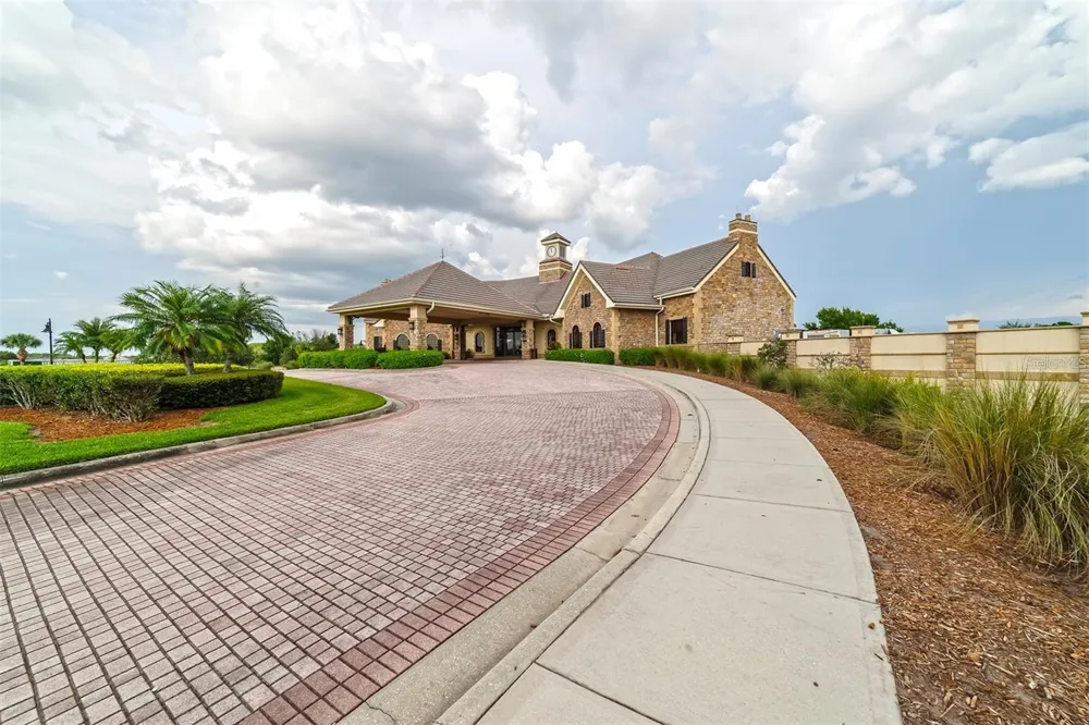 10124 MALPAS POINT Orlando, FL 32832