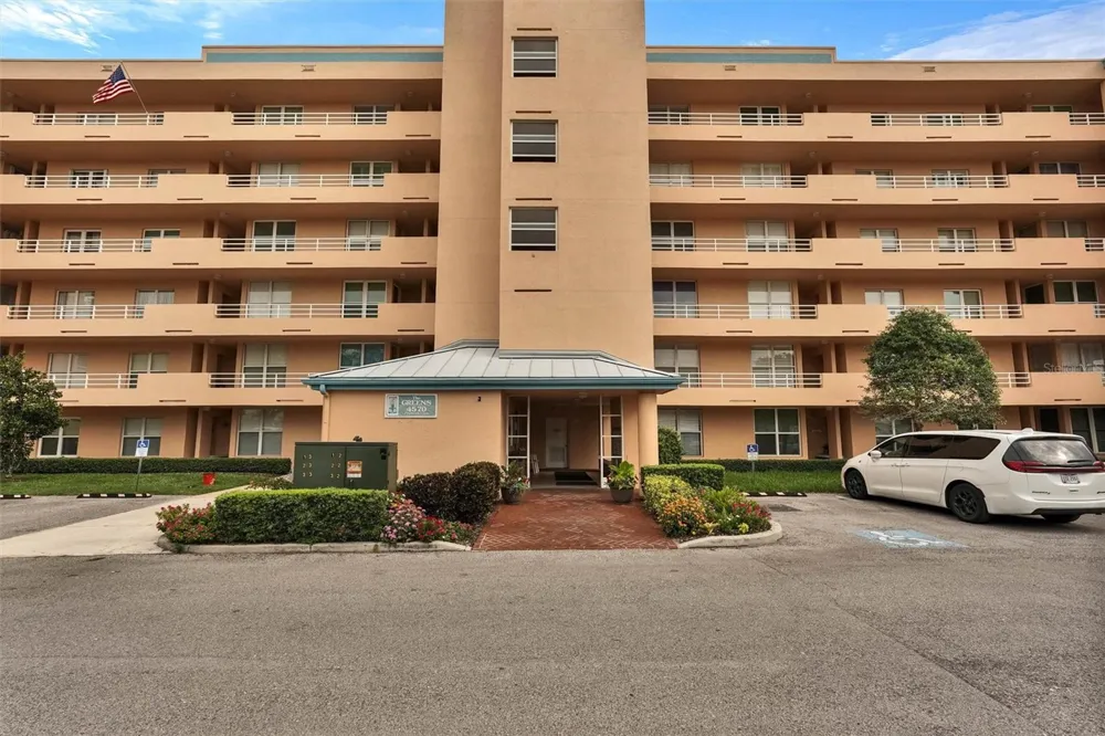 4570 PINEBROOK CIRCLE CIRCLE #404 Bradenton, FL 34209