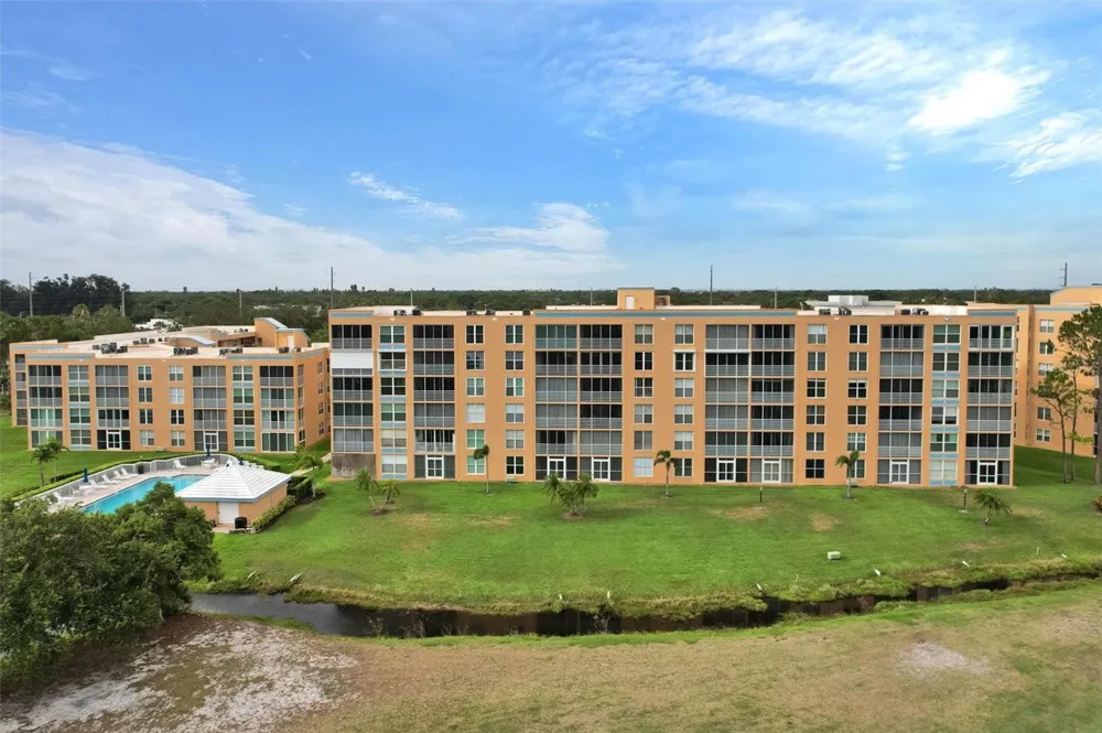 4570 PINEBROOK CIRCLE CIRCLE #404 Bradenton, FL 34209