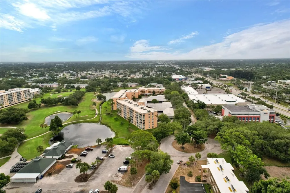4570 PINEBROOK CIRCLE CIRCLE #404 Bradenton, FL 34209