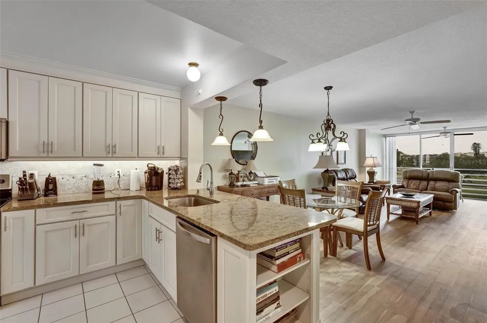 4570 PINEBROOK CIRCLE CIRCLE #404 Bradenton, FL 34209