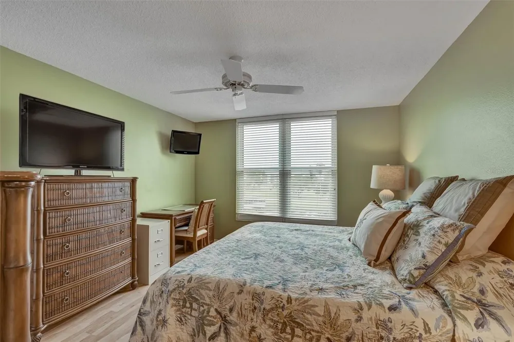 4570 PINEBROOK CIRCLE CIRCLE #404 Bradenton, FL 34209