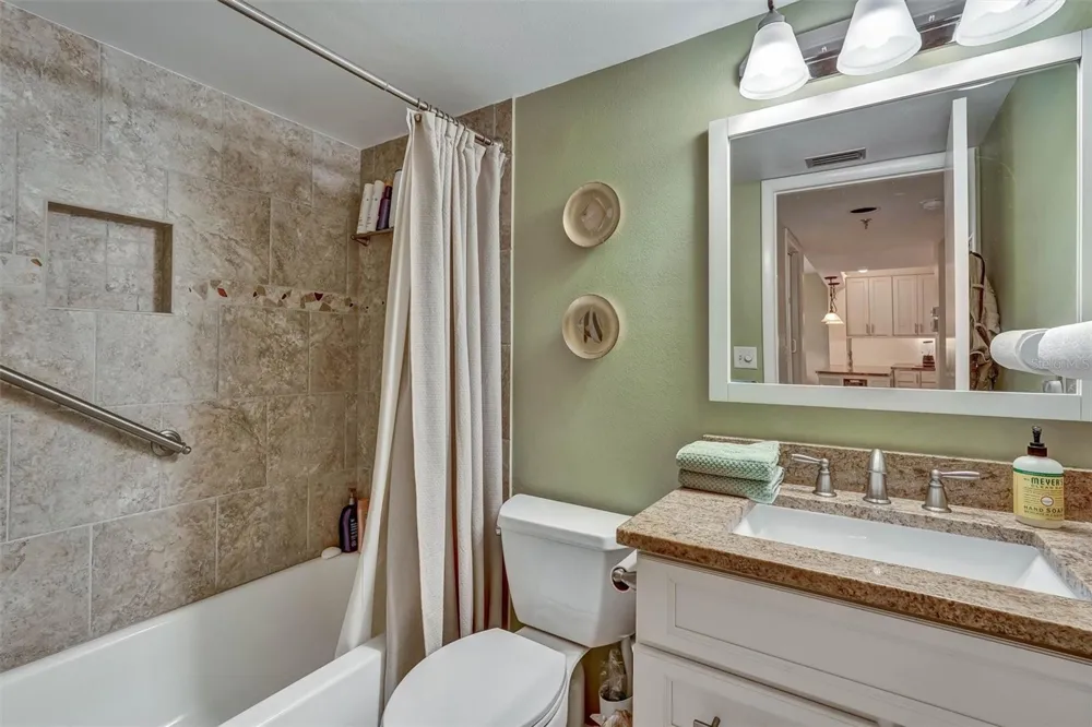 4570 PINEBROOK CIRCLE CIRCLE #404 Bradenton, FL 34209