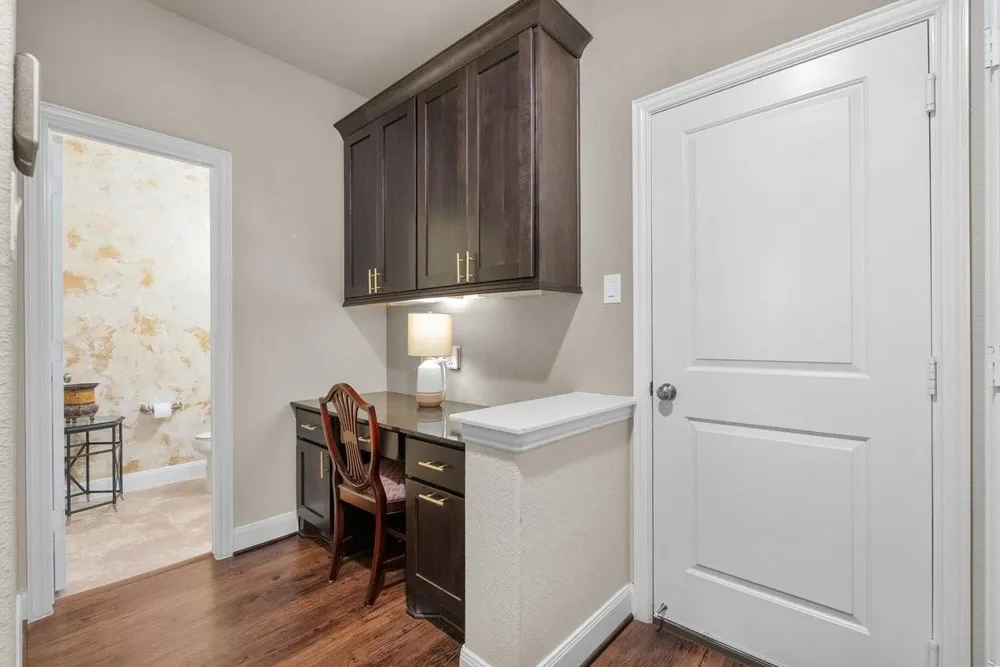 416 Via Regatta Drive Webster, TX 77598