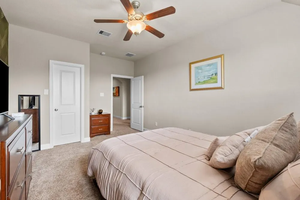 416 Via Regatta Drive Webster, TX 77598