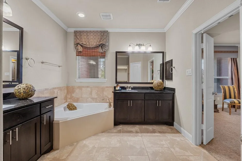 416 Via Regatta Drive Webster, TX 77598