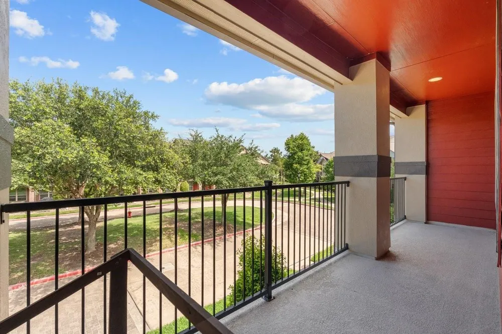 416 Via Regatta Drive Webster, TX 77598
