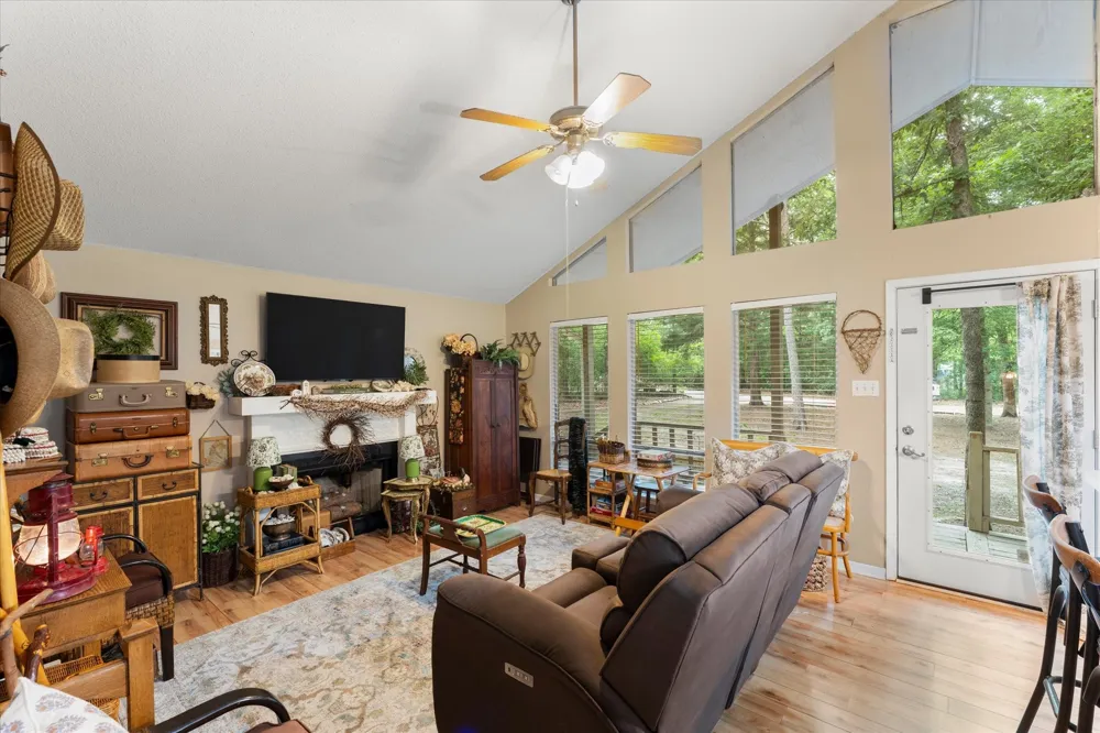 177 Woodfern Glen Holly Lake Ranch, TX 75765