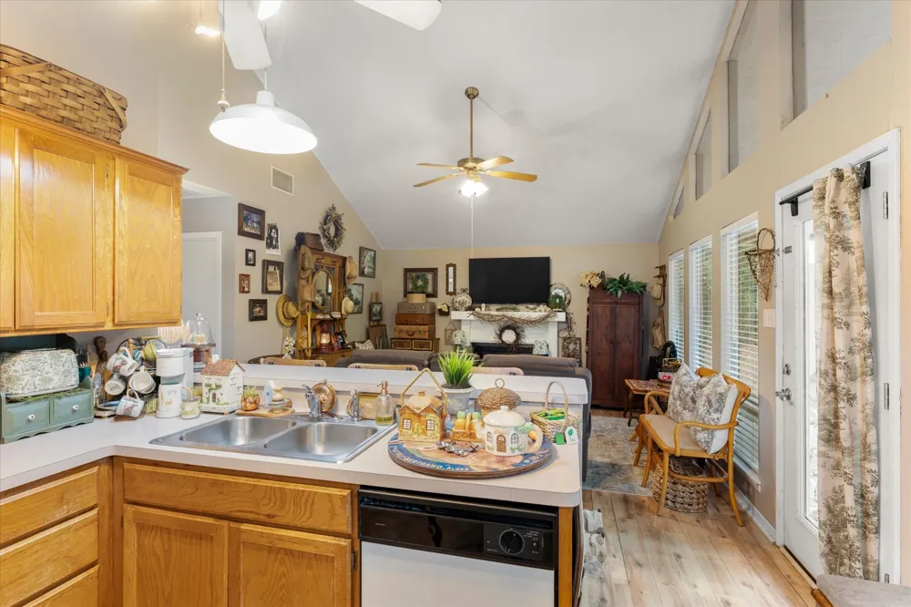 177 Woodfern Glen Holly Lake Ranch, TX 75765