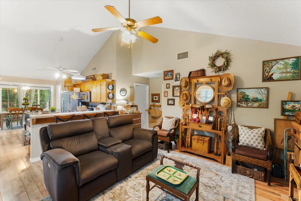 177 Woodfern Glen Holly Lake Ranch, TX 75765