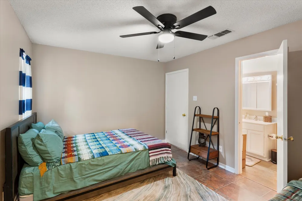 177 Woodfern Glen Holly Lake Ranch, TX 75765