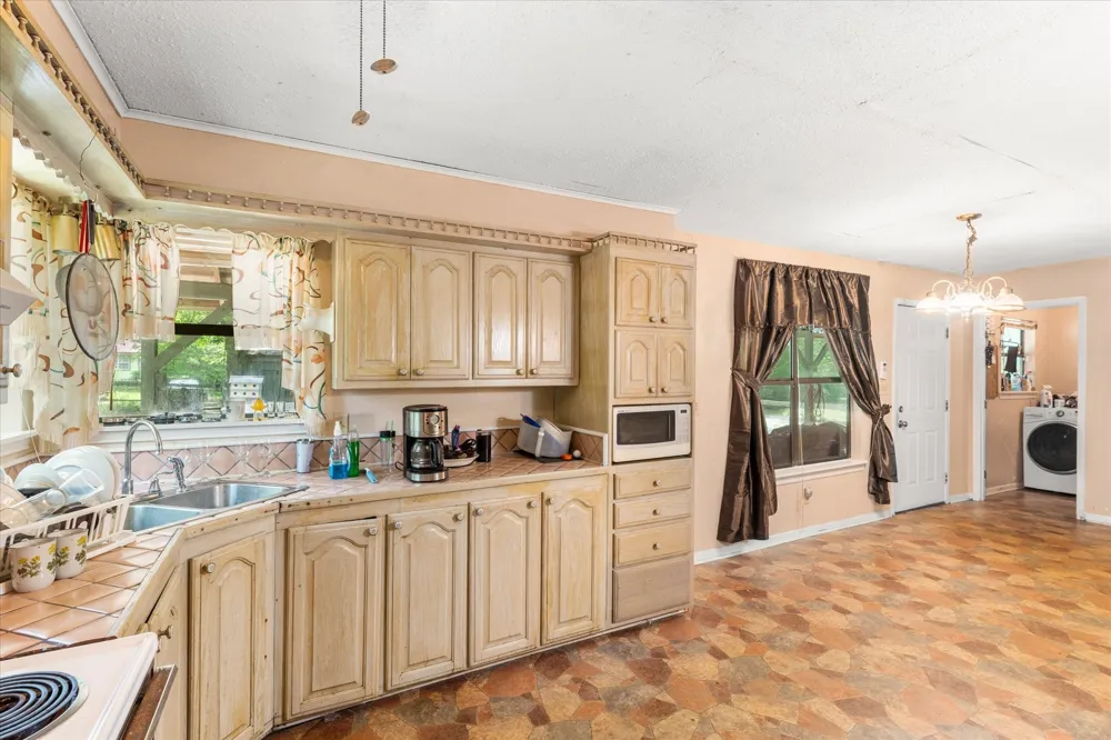 18459 Fm 16 E Winona, TX 75792