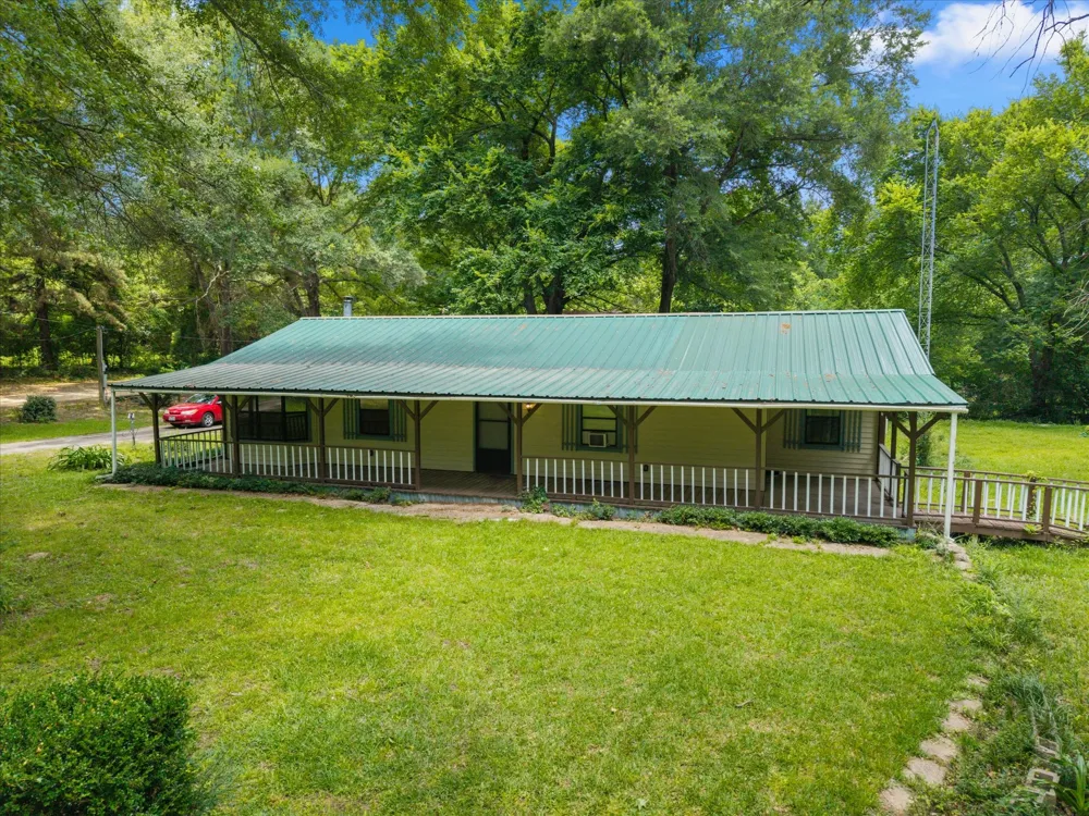 18459 Fm 16 E Winona, TX 75792