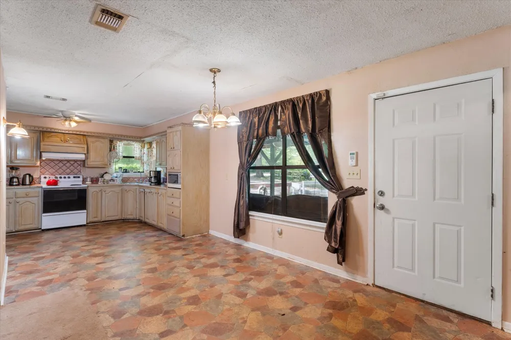 18459 Fm 16 E Winona, TX 75792
