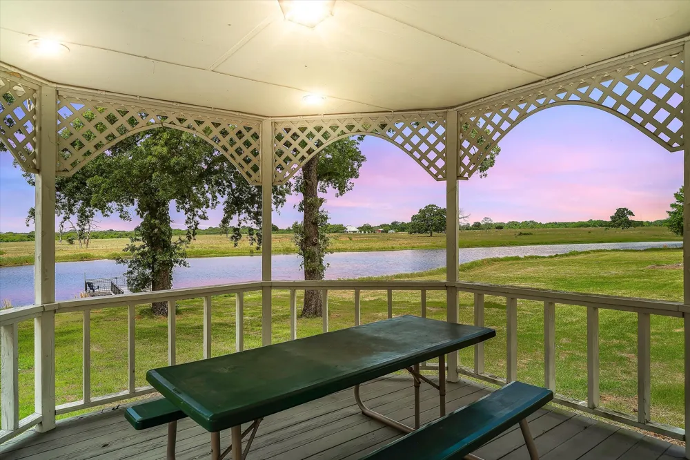2364 VZ County Road 2128 Wills Point, TX 75169