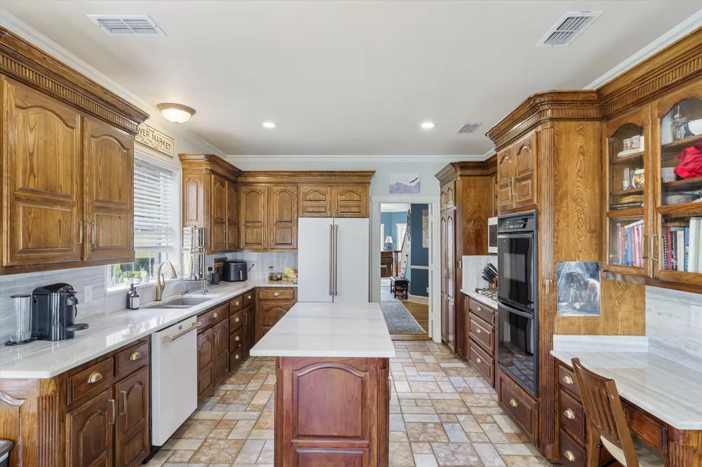 2364 VZ County Road 2128 Wills Point, TX 75169